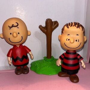 Peanuts Character Figurine Set - Red and Black